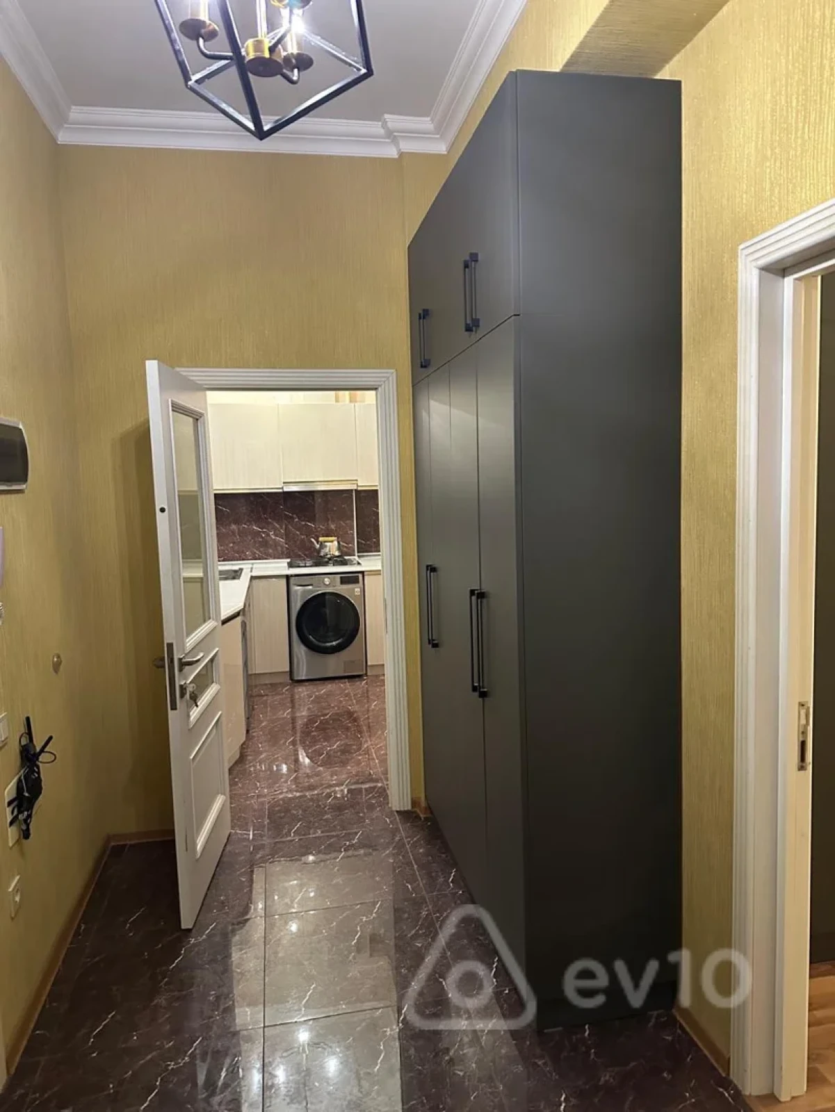 Kirayə verilir 2 otaqlı yeni tikili 64 m²