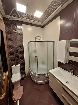 Kirayə verilir 4 otaqlı yeni tikili 258 m²
