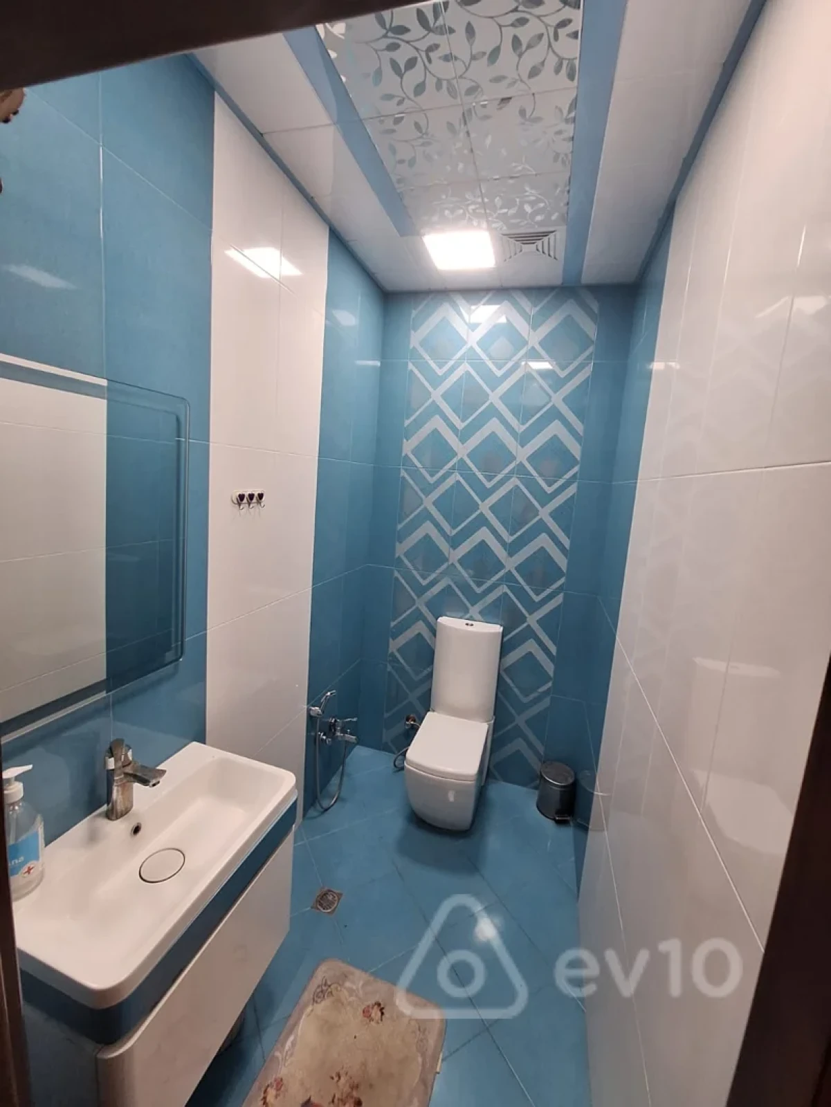 Kirayə verilir 4 otaqlı yeni tikili 258 m²