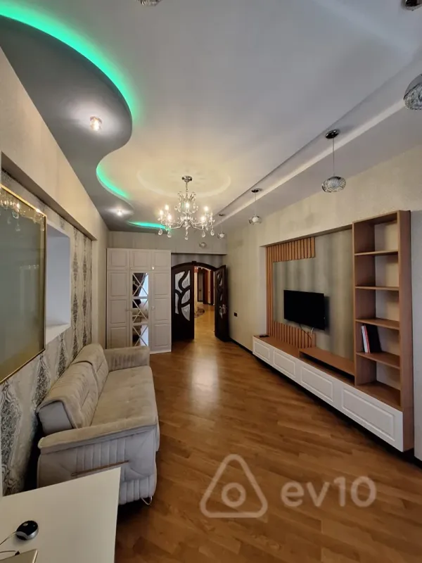 Kirayə verilir 4 otaqlı yeni tikili 258 m²