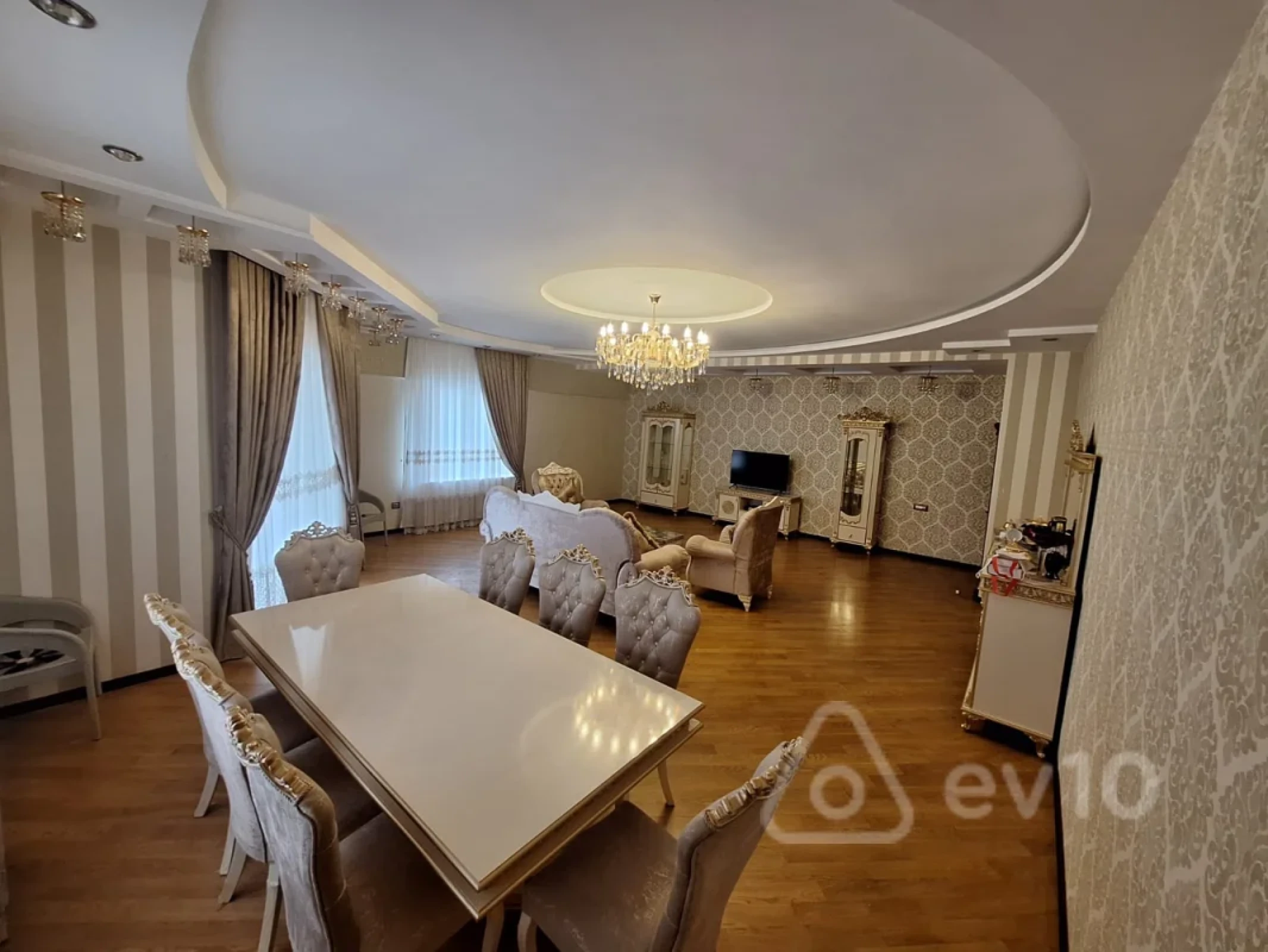 Kirayə verilir 4 otaqlı yeni tikili 258 m²