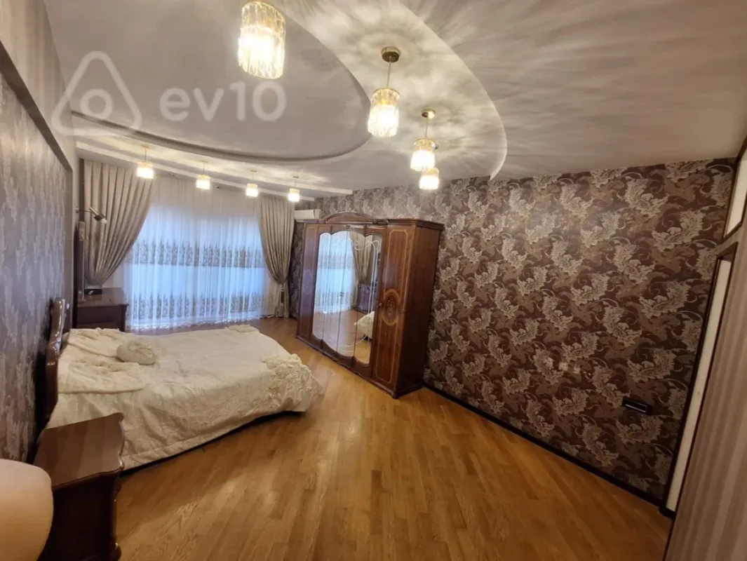 Kirayə verilir 4 otaqlı yeni tikili 258 m²