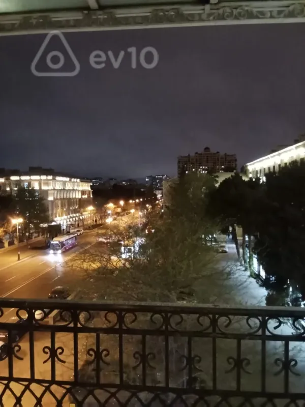 Kirayə verilir 3 otaqlı köhnə tikili 72 m²