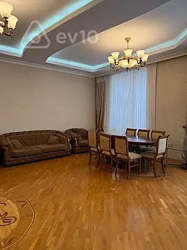 Kirayə verilir 3 otaqlı köhnə tikili 105 m²