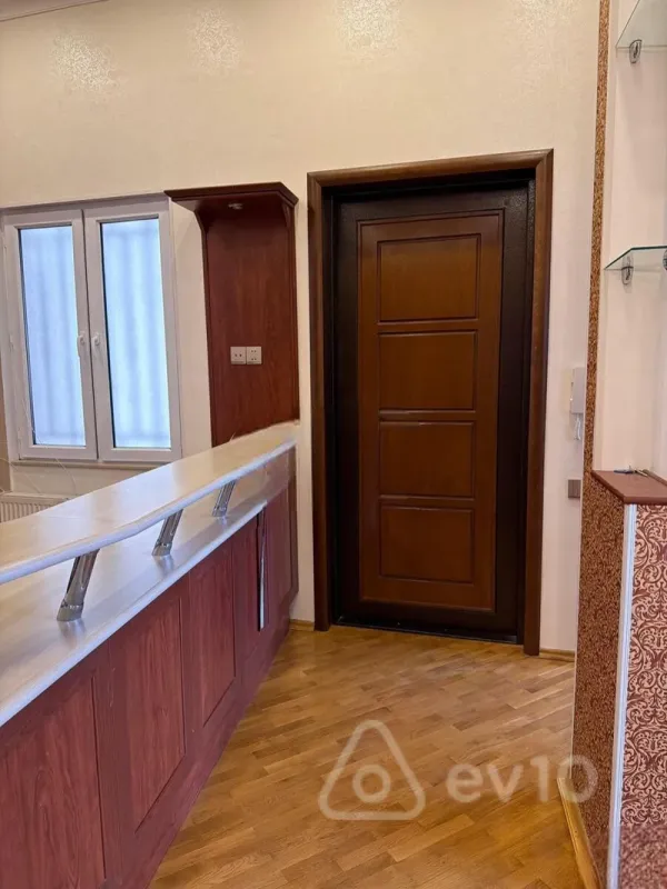 Kirayə verilir 3 otaqlı köhnə tikili 105 m²
