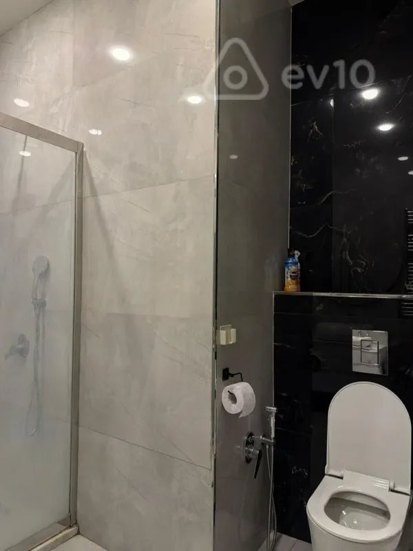 Kirayə verilir 3 otaqlı köhnə tikili 105 m²