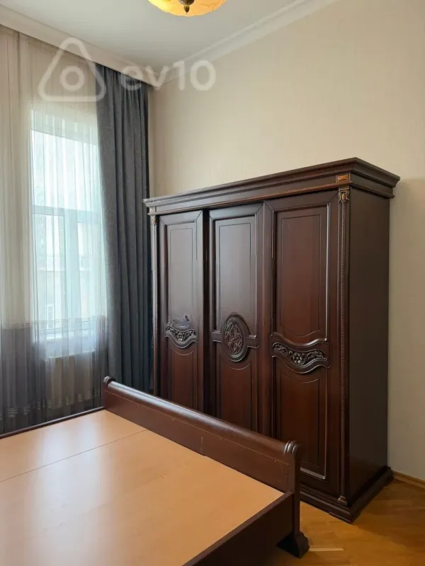 Kirayə verilir 3 otaqlı köhnə tikili 105 m²