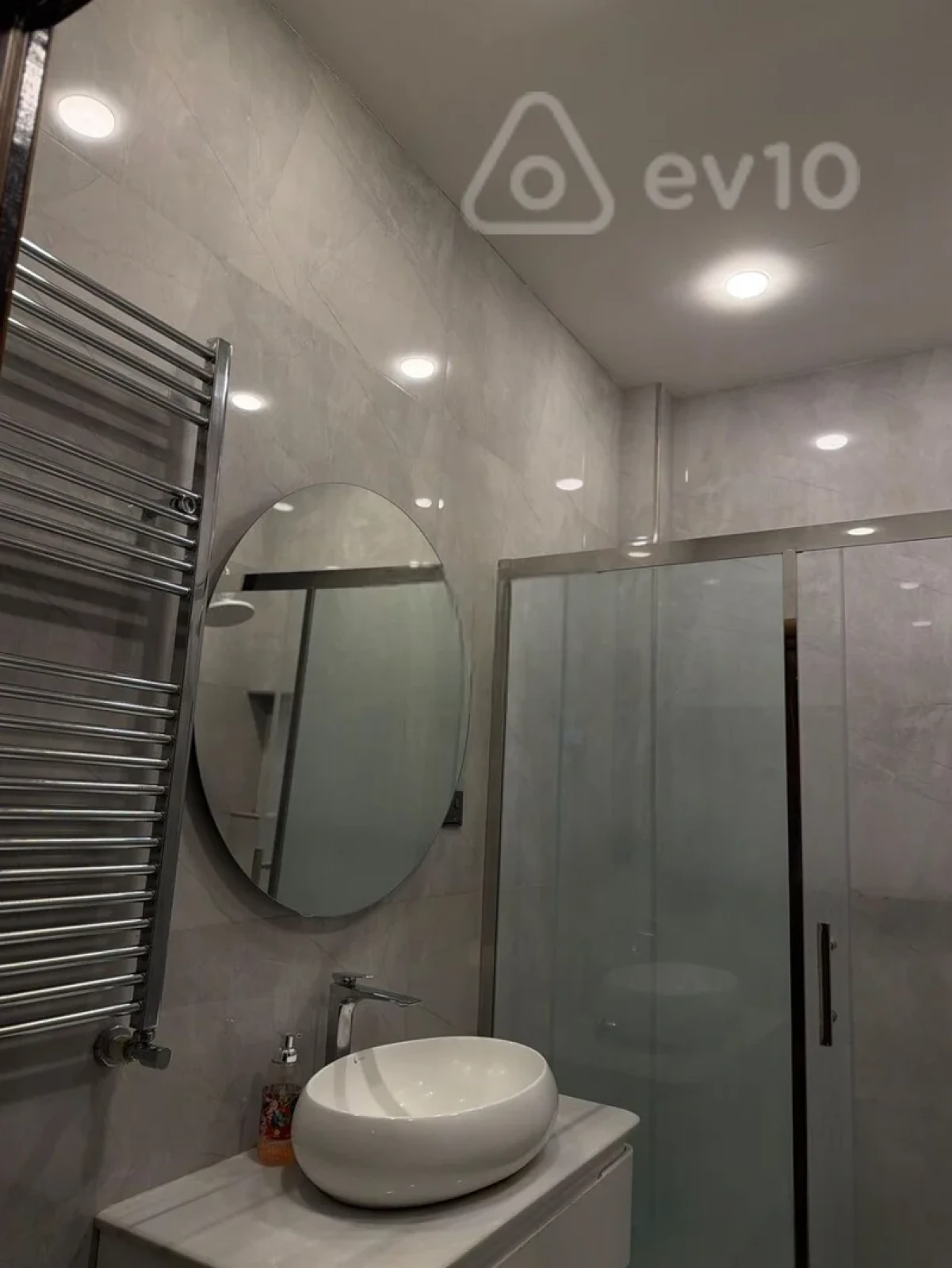 Kirayə verilir 3 otaqlı köhnə tikili 105 m²