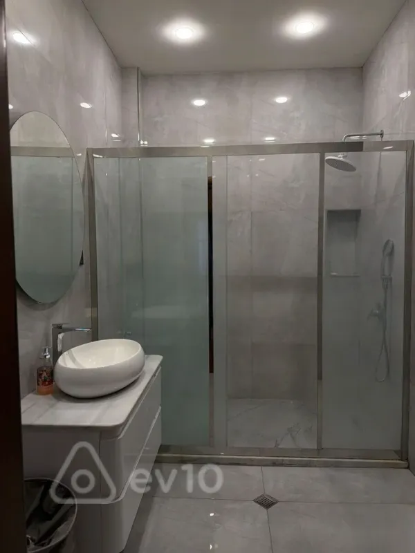 Kirayə verilir 3 otaqlı köhnə tikili 105 m²