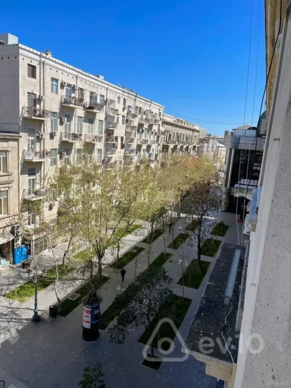 Kirayə verilir 3 otaqlı köhnə tikili 105 m²