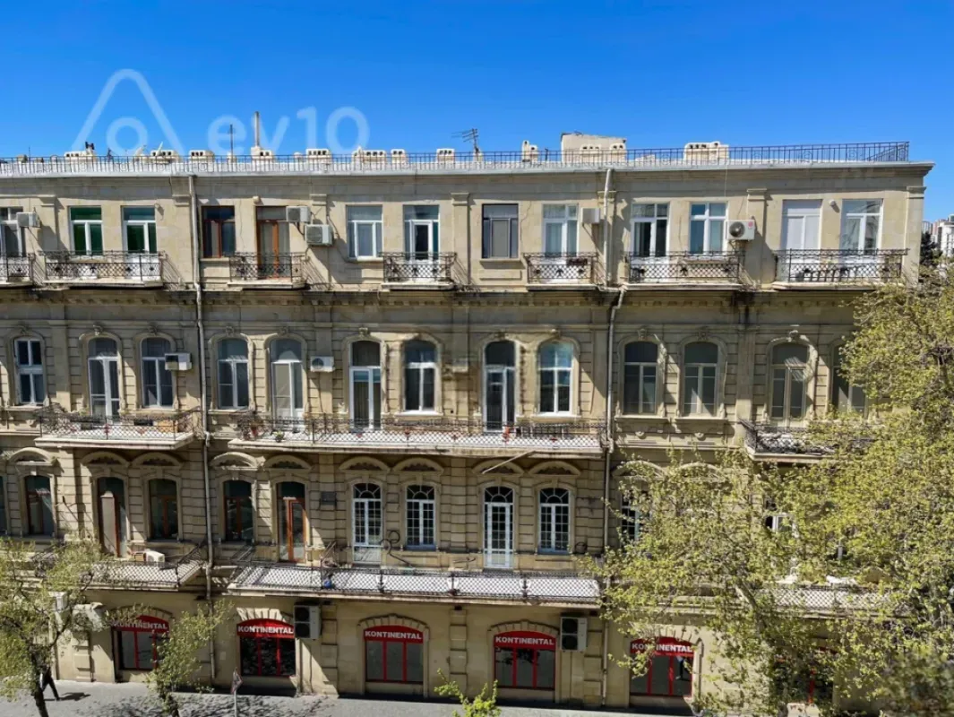 Kirayə verilir 3 otaqlı köhnə tikili 105 m²