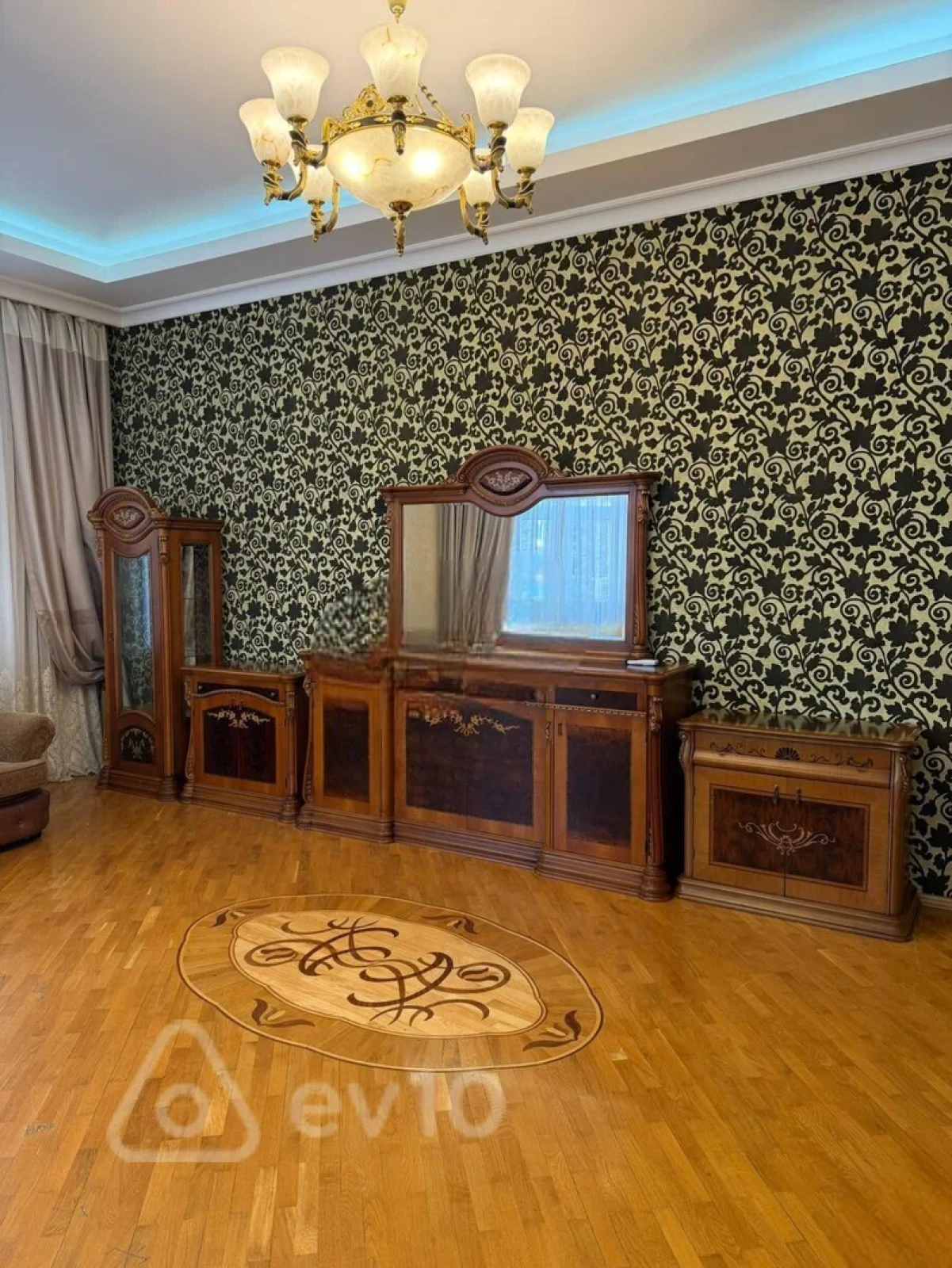 Kirayə verilir 3 otaqlı köhnə tikili 105 m²