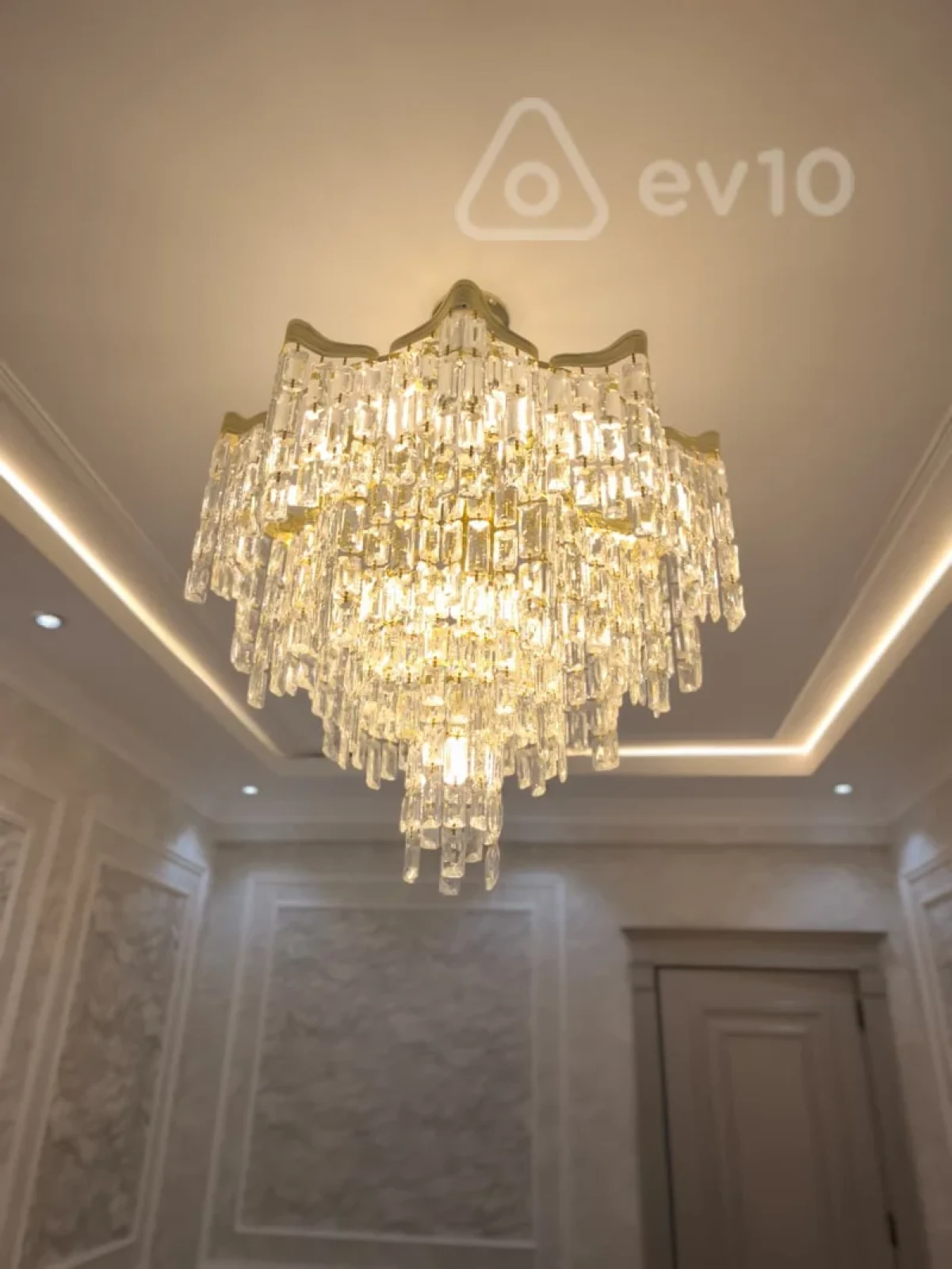 Satılır 2 otaqlı yeni tikili 101 m²