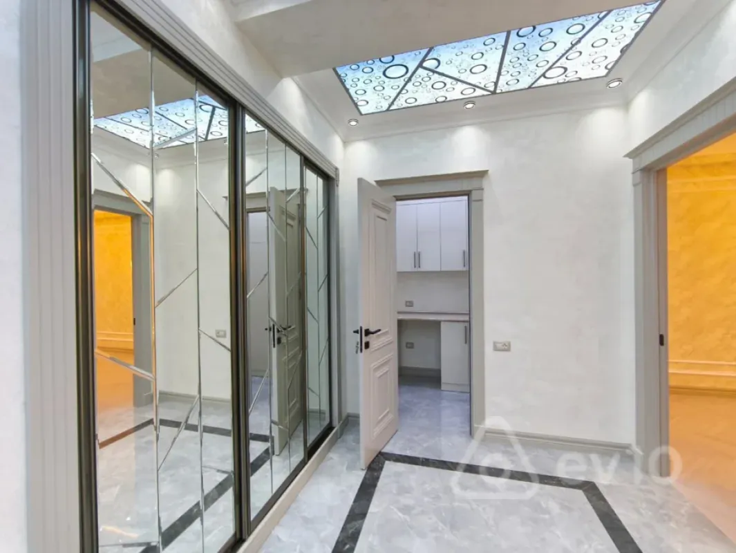 Satılır 2 otaqlı yeni tikili 101 m²