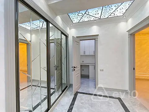 Satılır 2 otaqlı yeni tikili 101 m²