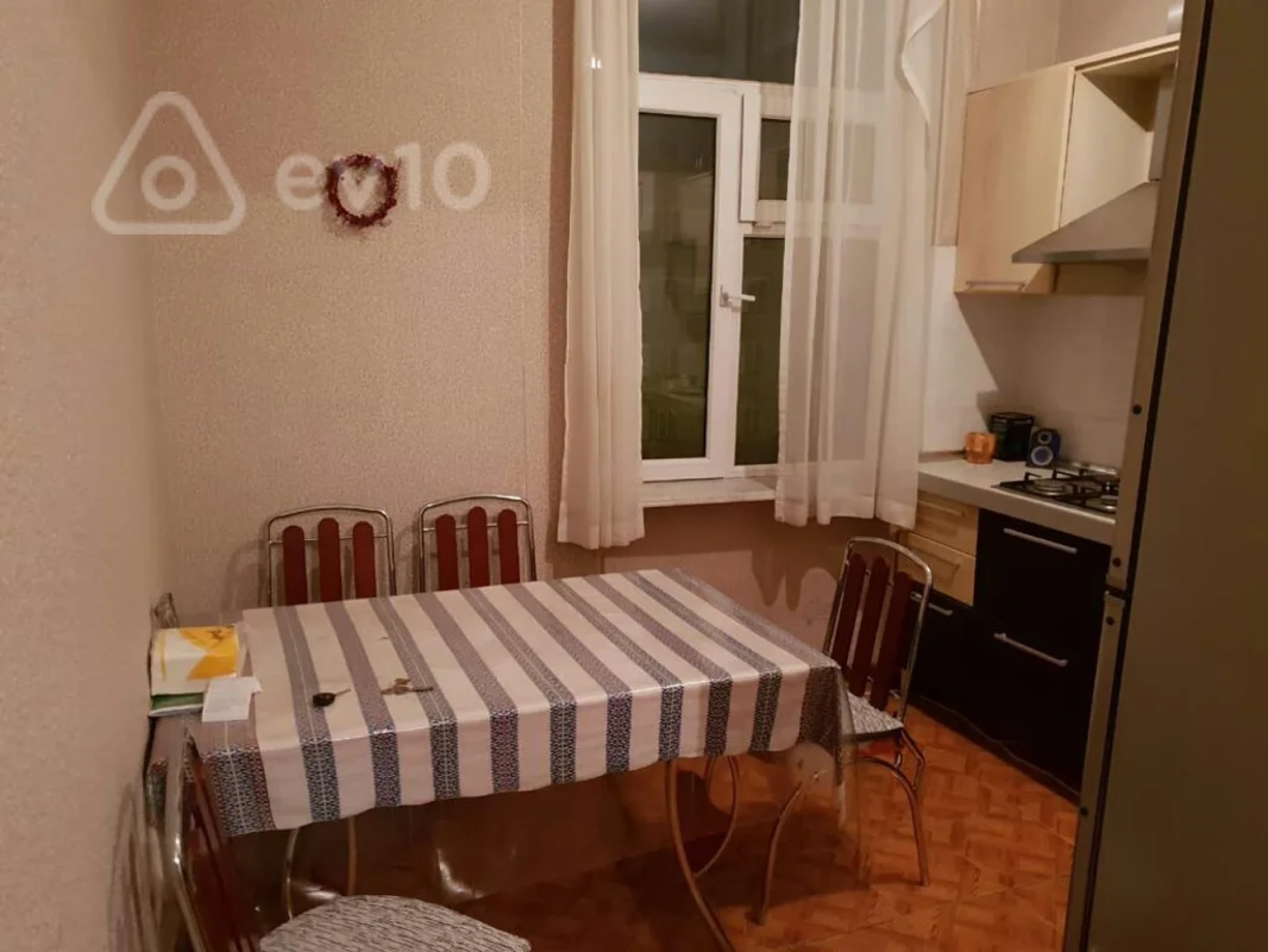 Kirayə verilir 2 otaqlı köhnə tikili 60 m²