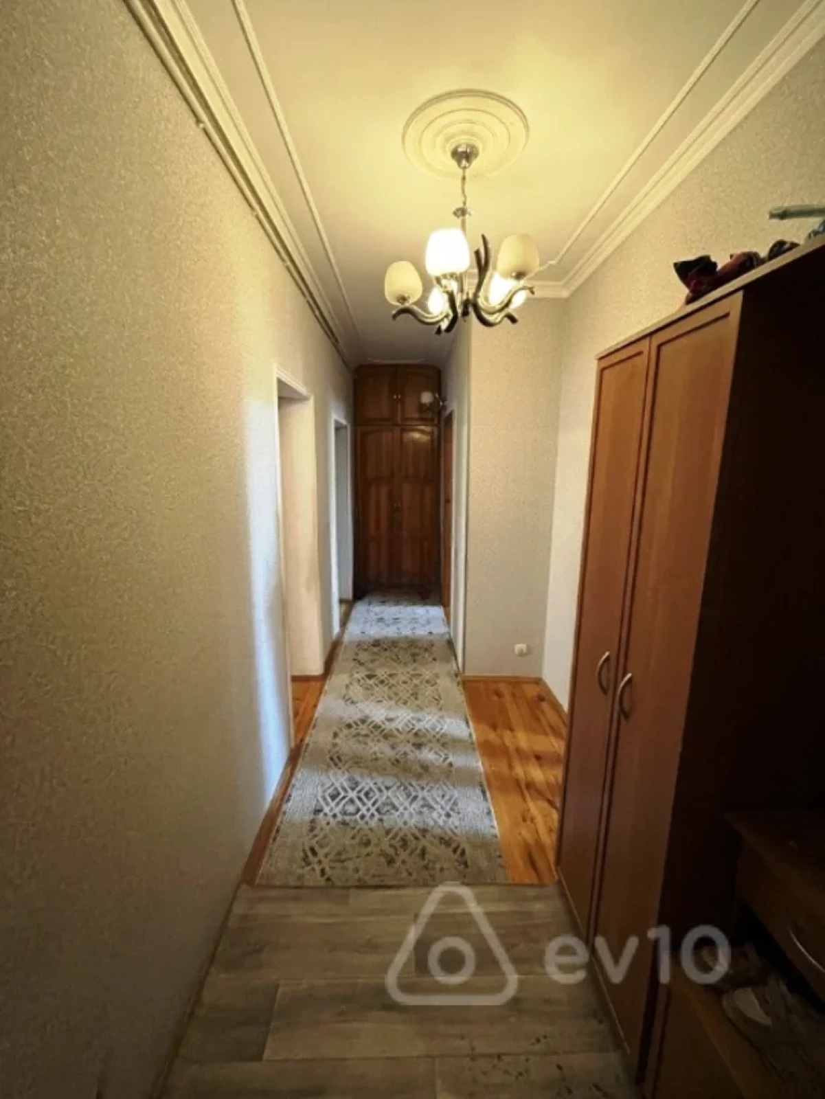 Satılır 3 otaqlı köhnə tikili 70 m²
