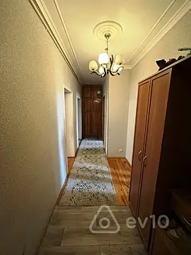 Satılır 3 otaqlı köhnə tikili 70 m²