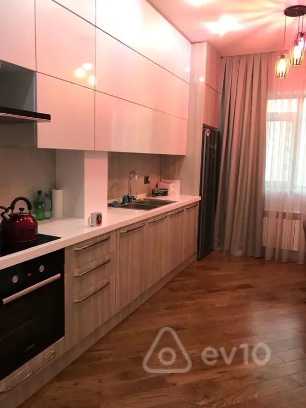 Satılır 3 otaqlı yeni tikili 105 m²