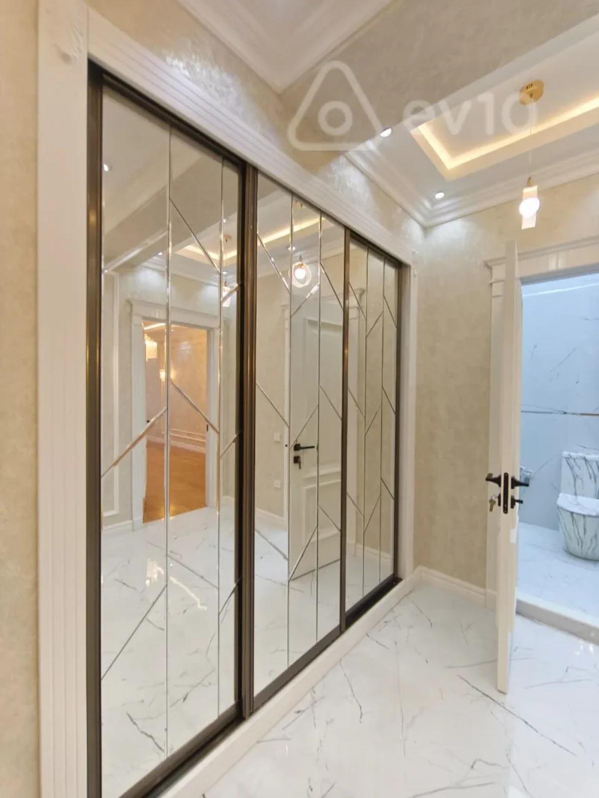 Satılır 2 otaqlı yeni tikili 101 m²