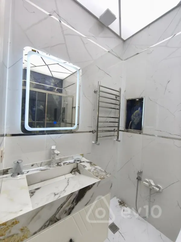 Satılır 2 otaqlı yeni tikili 101 m²