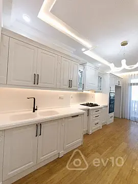 Satılır 2 otaqlı yeni tikili 101 m²