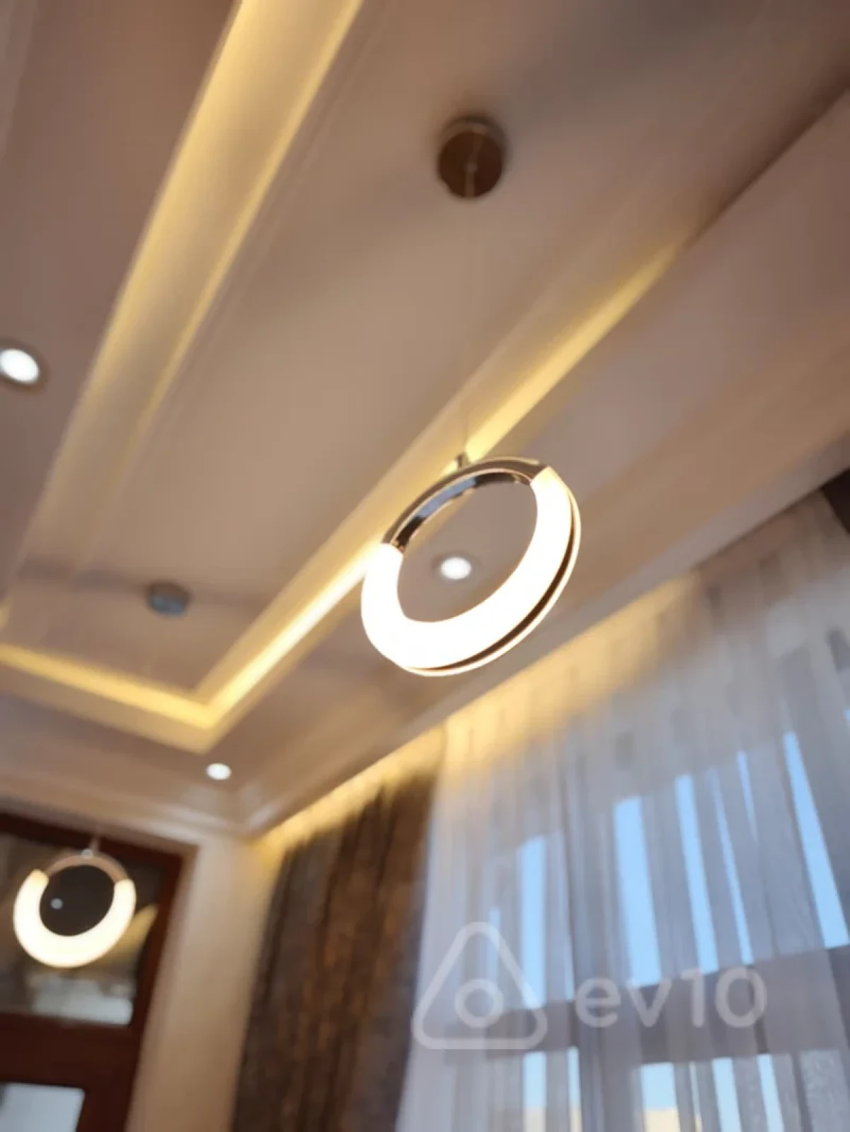 Satılır 2 otaqlı yeni tikili 101 m²