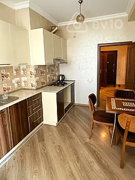 Kirayə verilir 2 otaqlı yeni tikili 80 m²