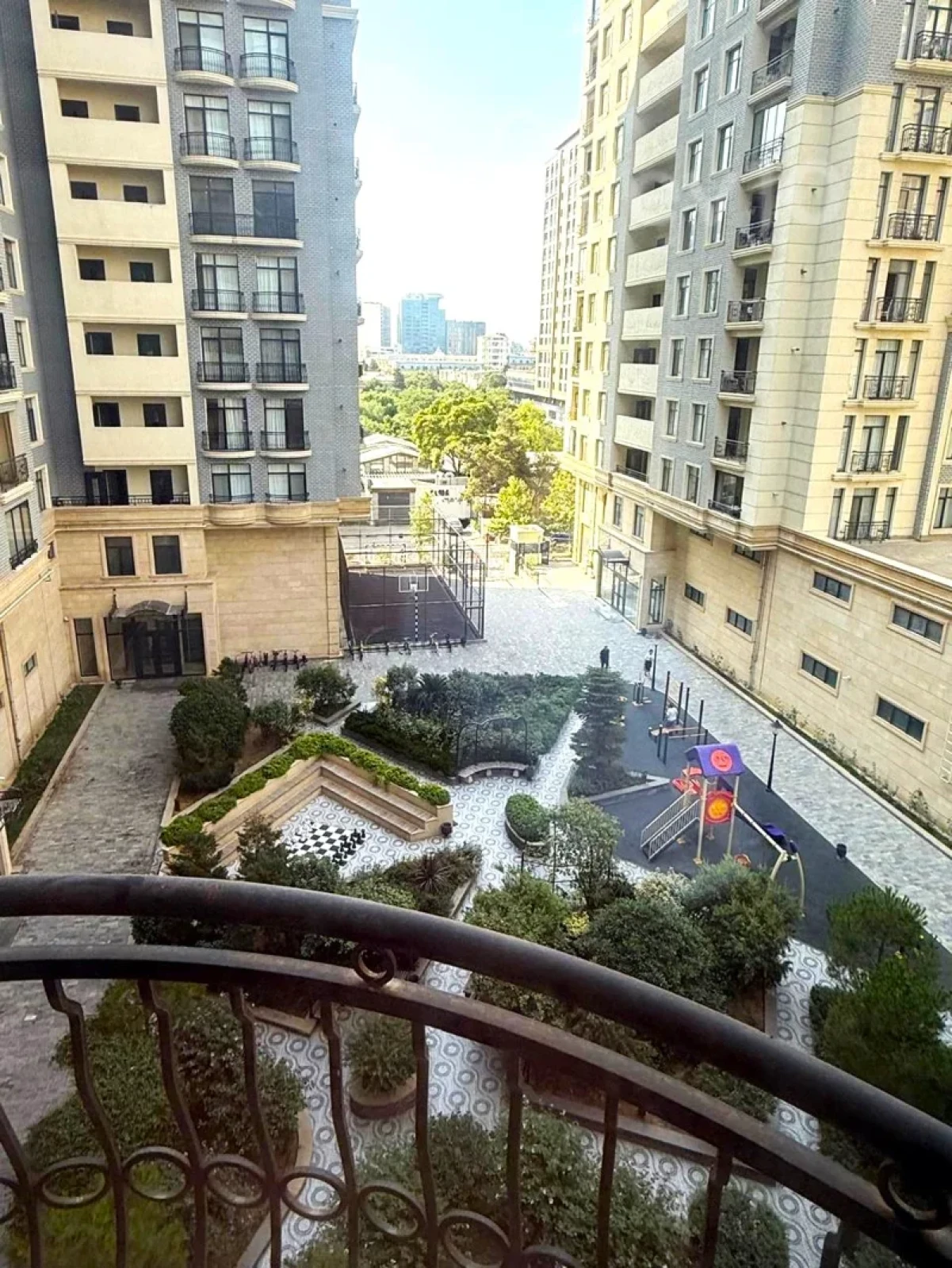 Kirayə verilir 2 otaqlı yeni tikili 80 m²