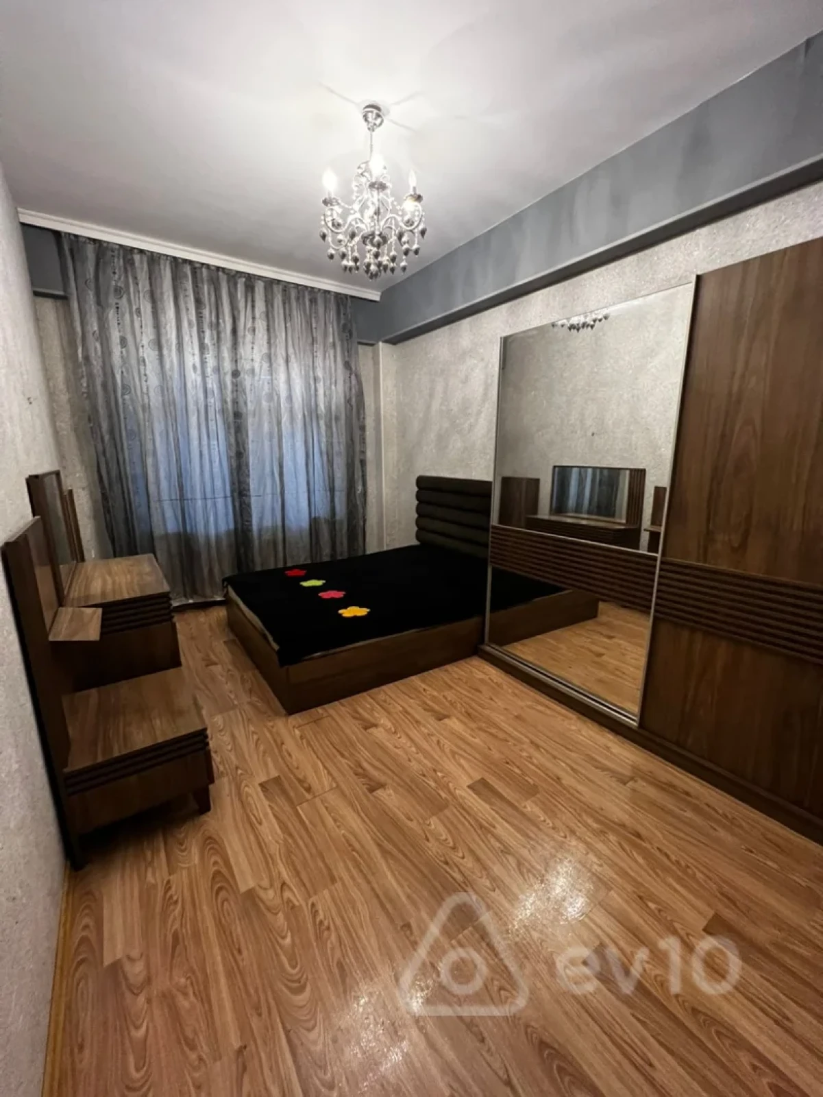 Satılır 3 otaqlı yeni tikili 90 m²