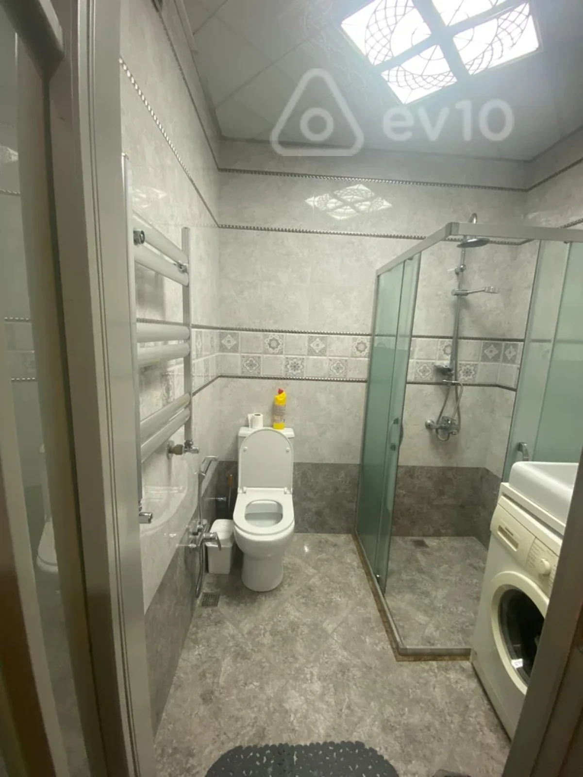 Kirayə verilir 2 otaqlı köhnə tikili 50 m²