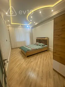 Kirayə verilir 2 otaqlı köhnə tikili 50 m²