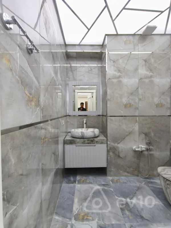 Satılır 3 otaqlı yeni tikili 138 m²