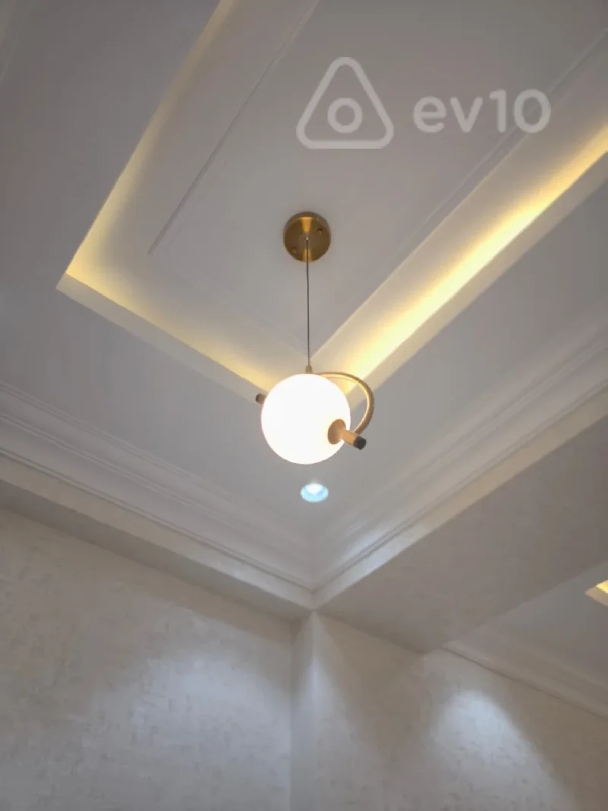 Satılır 3 otaqlı yeni tikili 138 m²