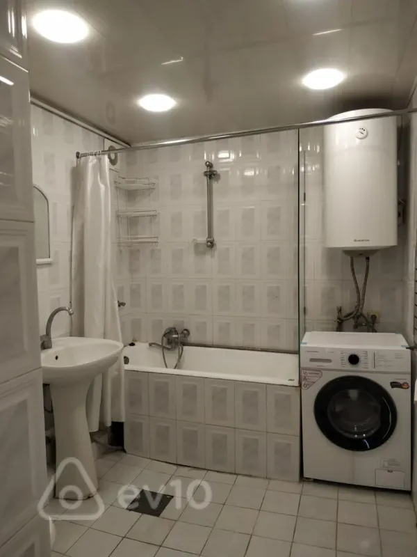 Kirayə verilir 3 otaqlı köhnə tikili 65 m²