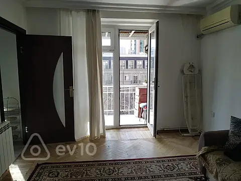 Kirayə verilir 3 otaqlı köhnə tikili 65 m²