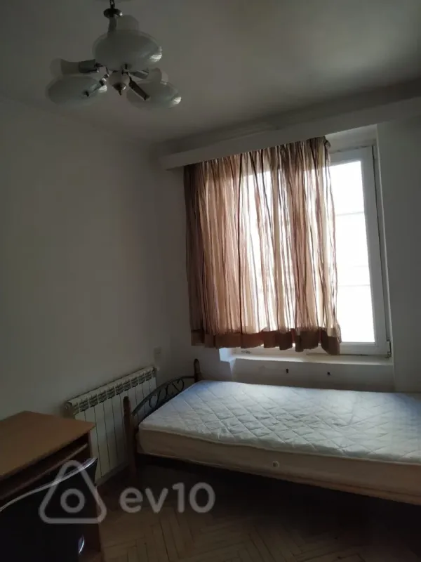 Kirayə verilir 3 otaqlı köhnə tikili 65 m²