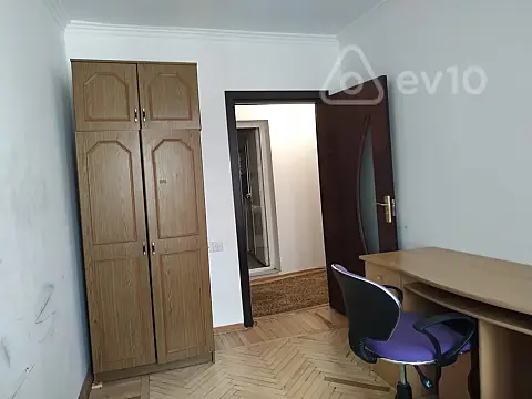 Kirayə verilir 3 otaqlı köhnə tikili 65 m²
