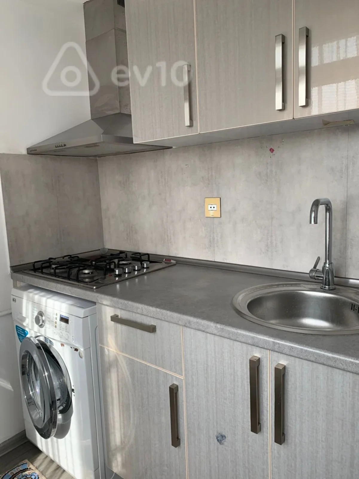 Kirayə verilir 1 otaqlı köhnə tikili 35 m²