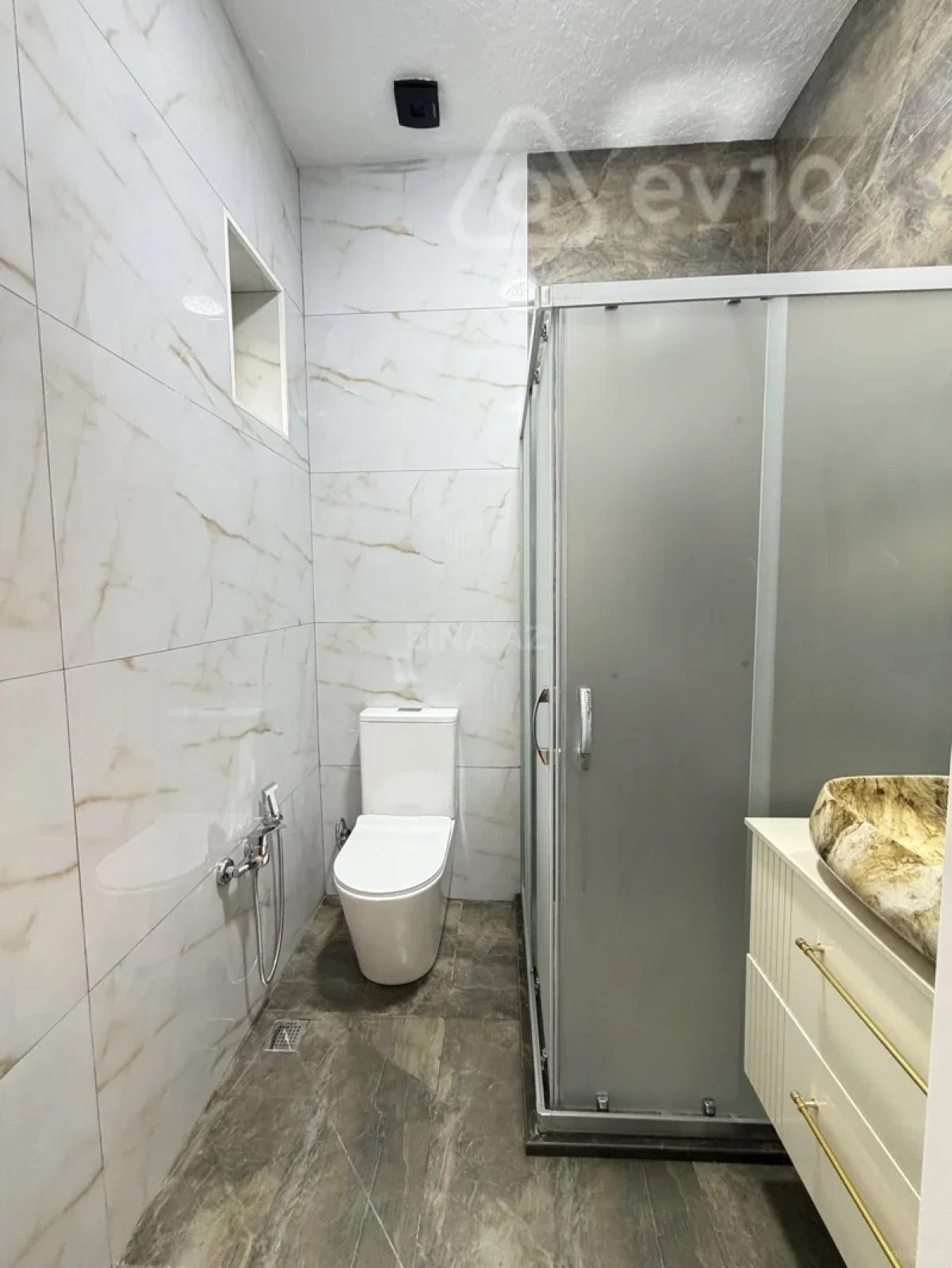 Kirayə verilir 4 otaqlı həyət evi 180 m²