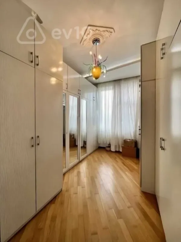 Satılır 4 otaqlı yeni tikili 165 m²