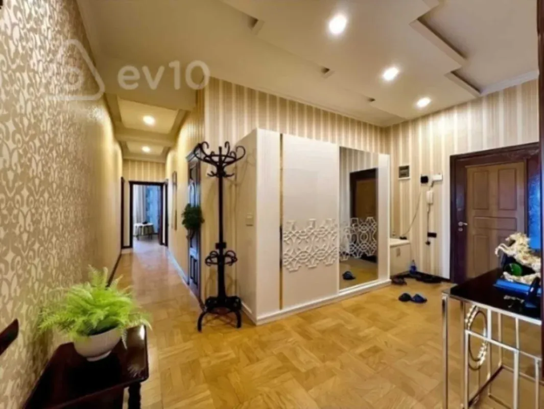 Satılır 4 otaqlı yeni tikili 165 m²