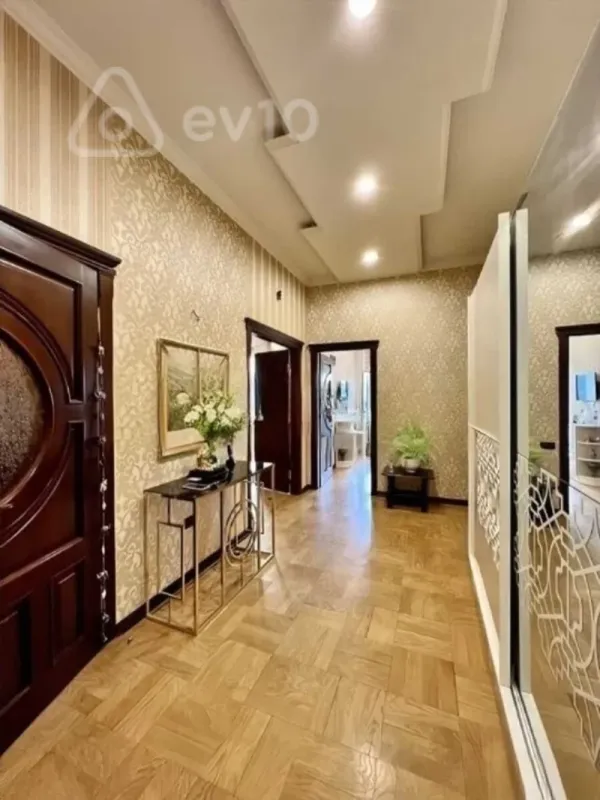 Satılır 4 otaqlı yeni tikili 165 m²