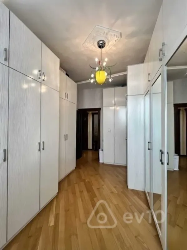 Satılır 4 otaqlı yeni tikili 165 m²