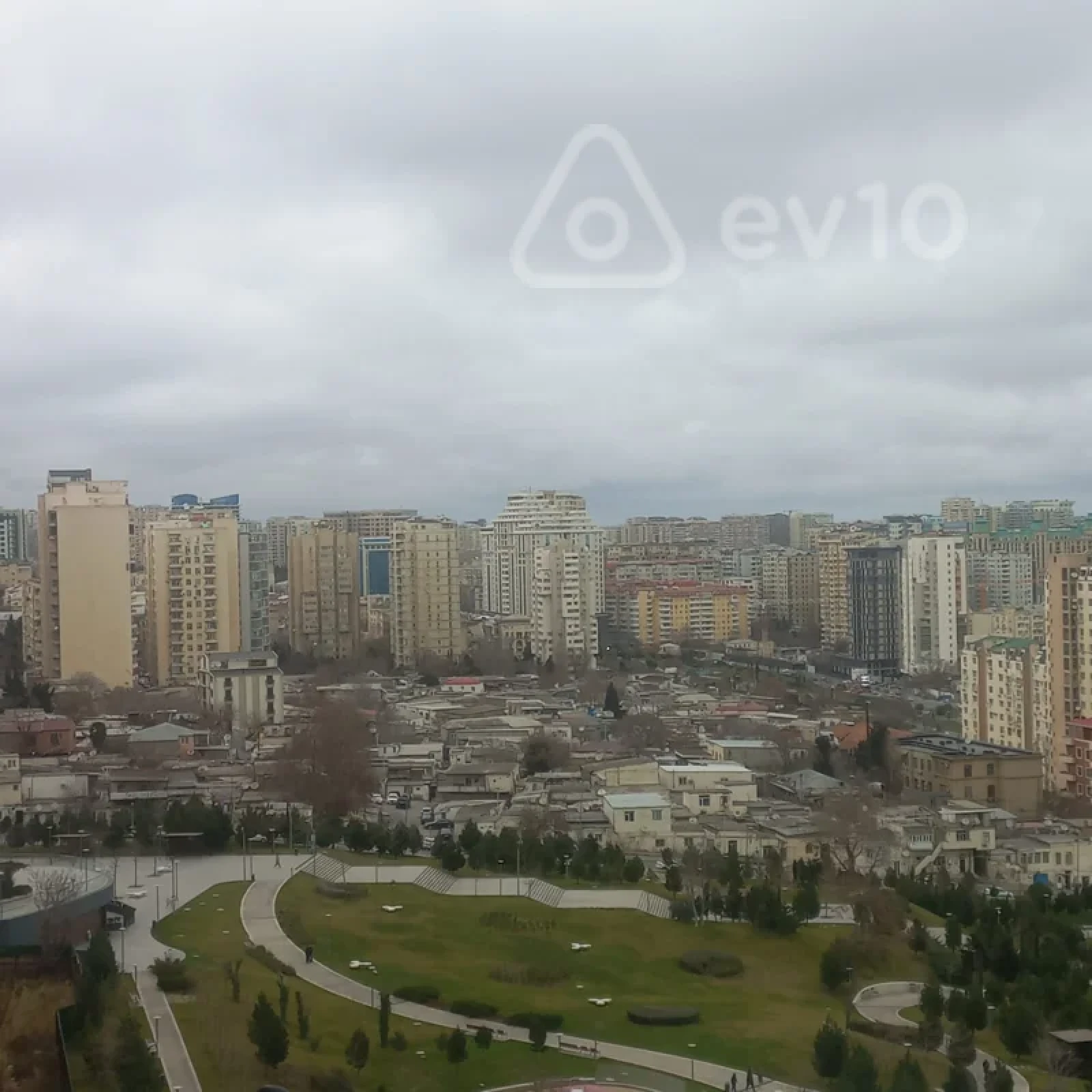 Satılır 4 otaqlı yeni tikili 165 m²