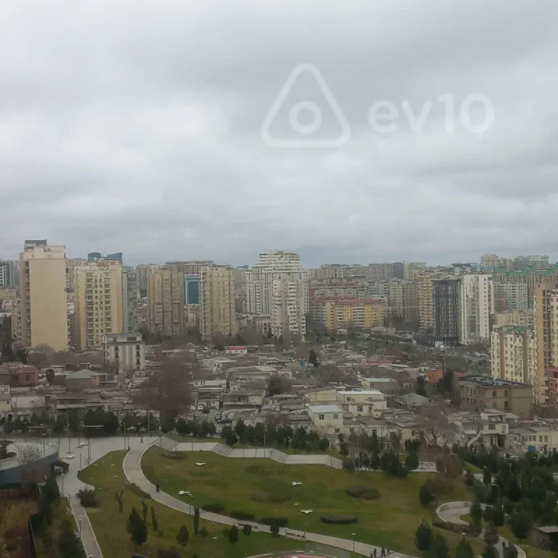 Satılır 4 otaqlı yeni tikili 165 m²