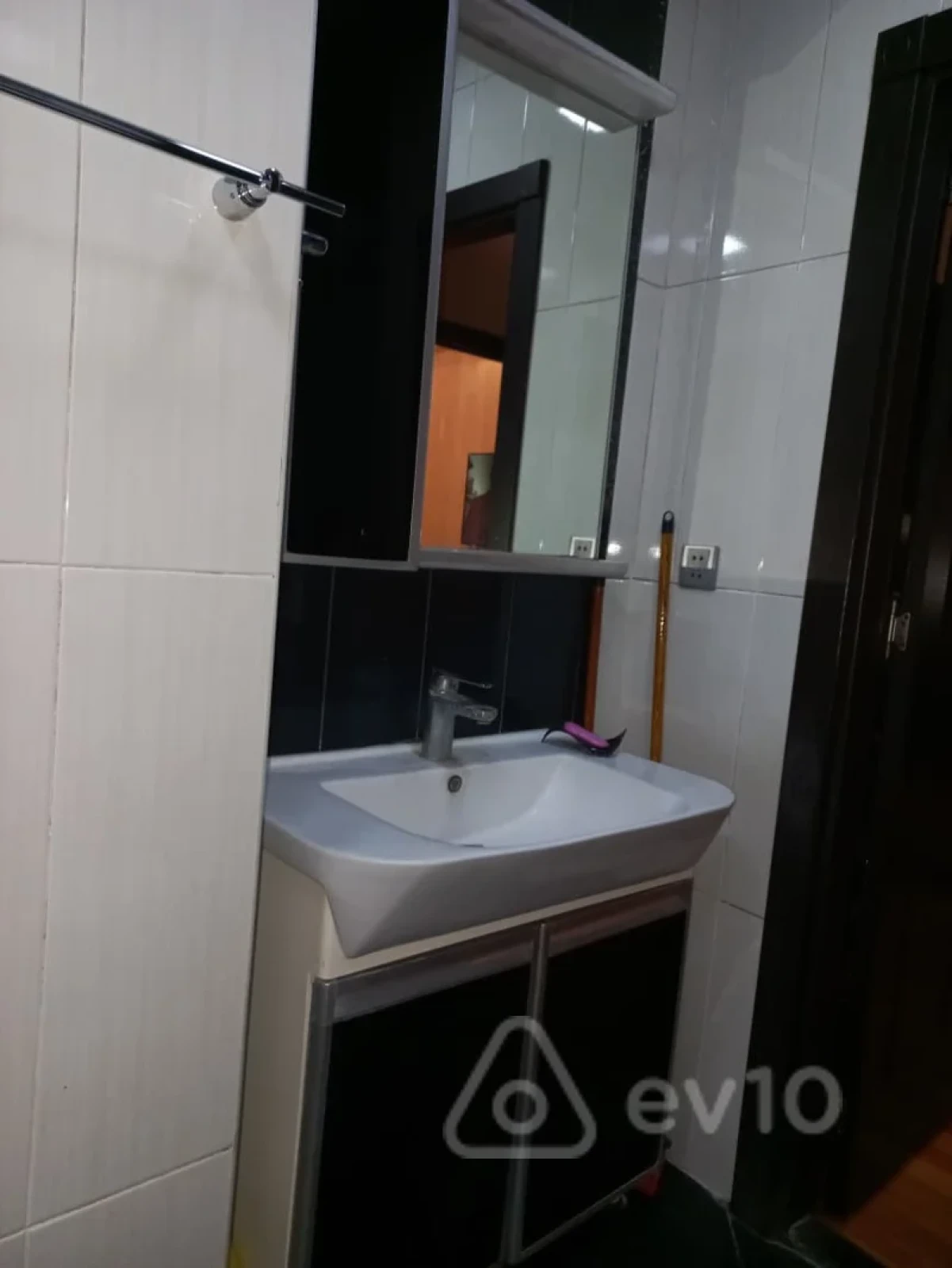 Satılır 2 otaqlı yeni tikili 70 m²