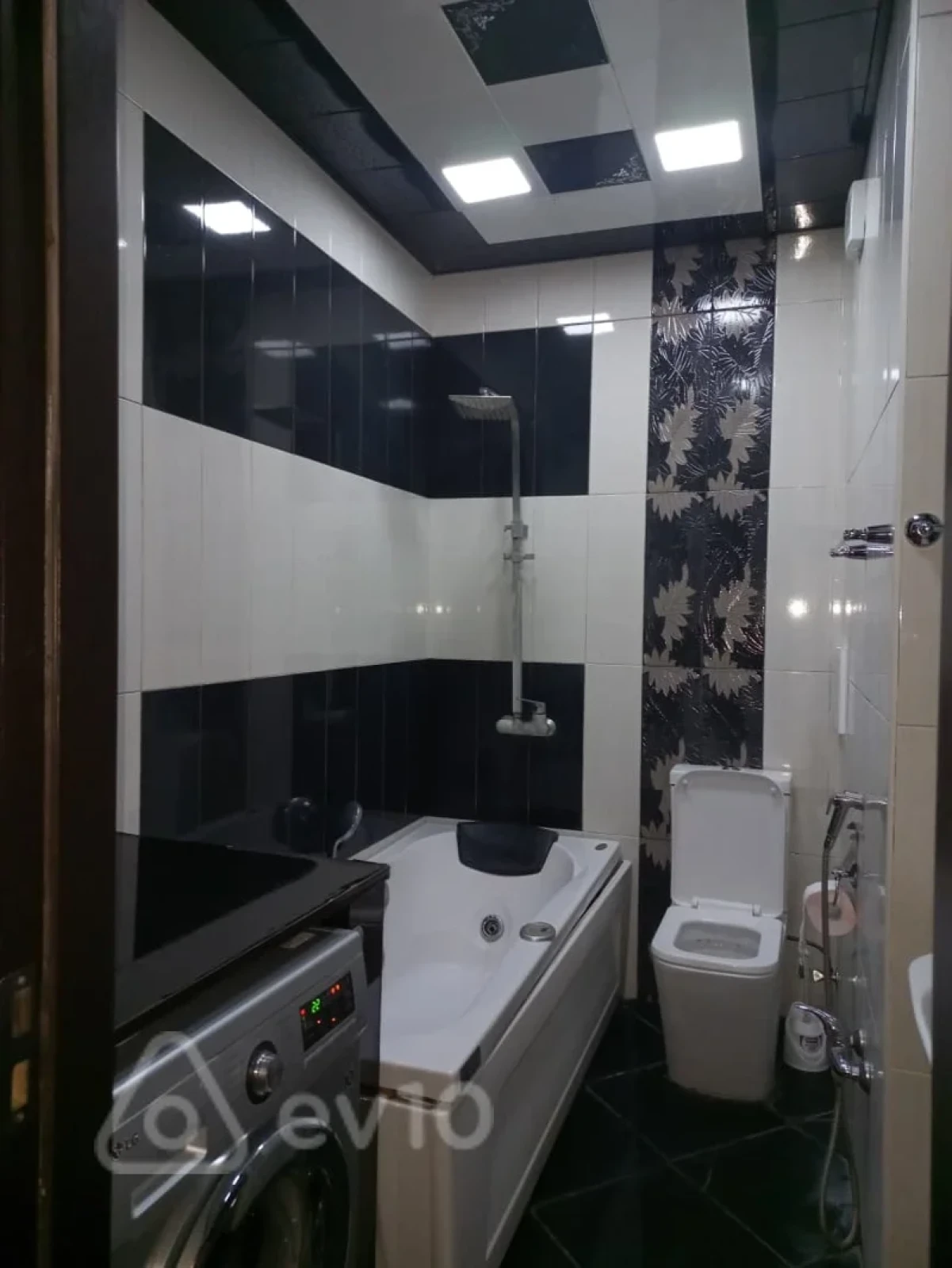 Satılır 2 otaqlı yeni tikili 70 m²