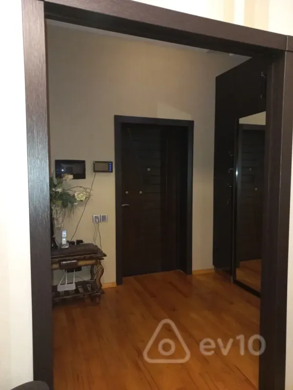 Satılır 2 otaqlı yeni tikili 70 m²