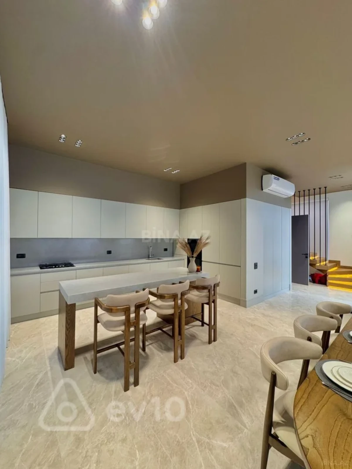 Kirayə verilir 4 otaqlı həyət evi 200 m²